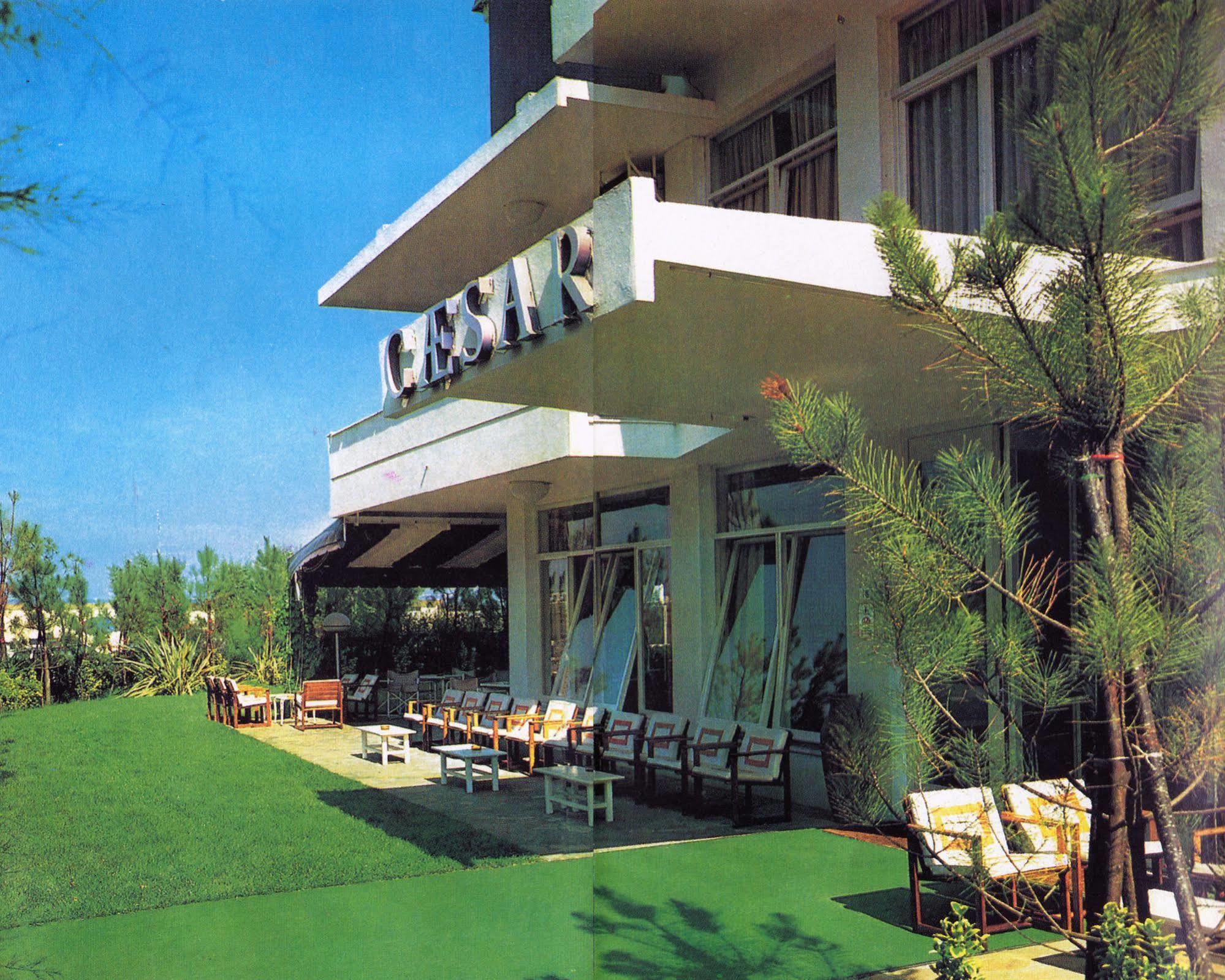 Hotel Caesar Bed And Breakfast Milano Marittima Eksteriør billede
