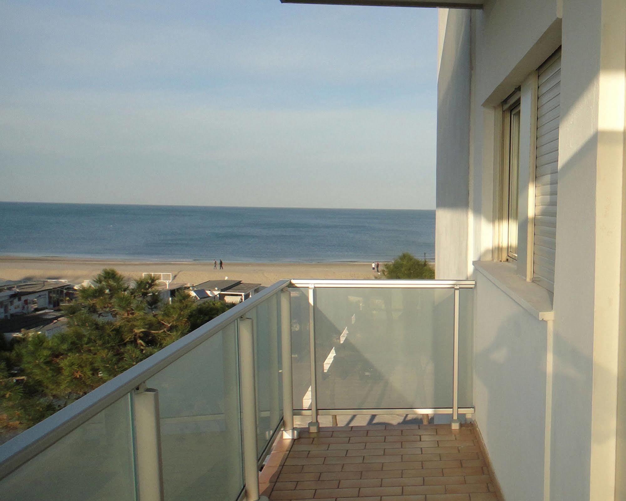 Hotel Caesar Bed And Breakfast Milano Marittima Eksteriør billede